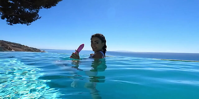 amateur teen,big tits,dildo,masturbation,orgasm,pussy,underwater,webcam,webcams